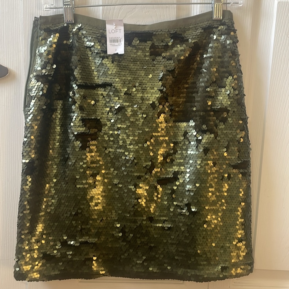 New olive green sequined mini skirt by LOFT  - st Patrick’s day, holiday. Sexy - Picture 3 of 7